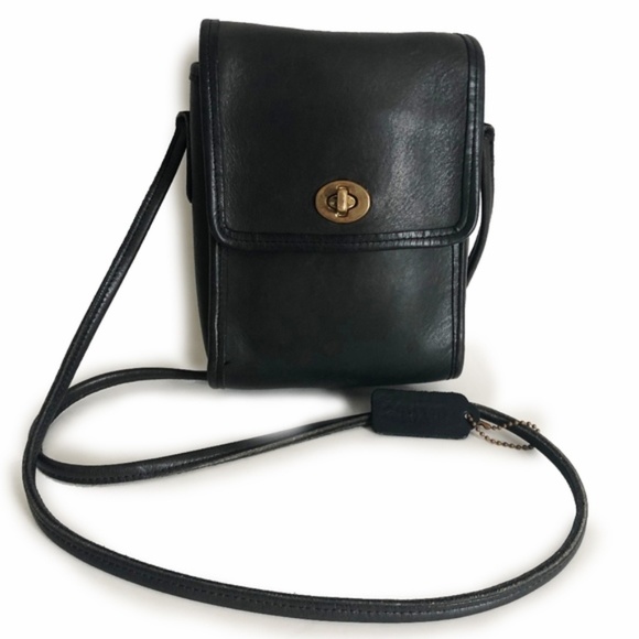 Coach Handbags - Coach Scooter Swing Pack Black Cross Body 9893